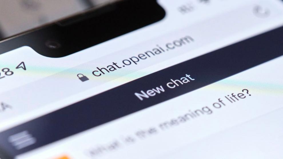 Italia bloquea la herramienta de Inteligencia Artificial ChatGPT de OpenAI por violar la ley de protección de datos